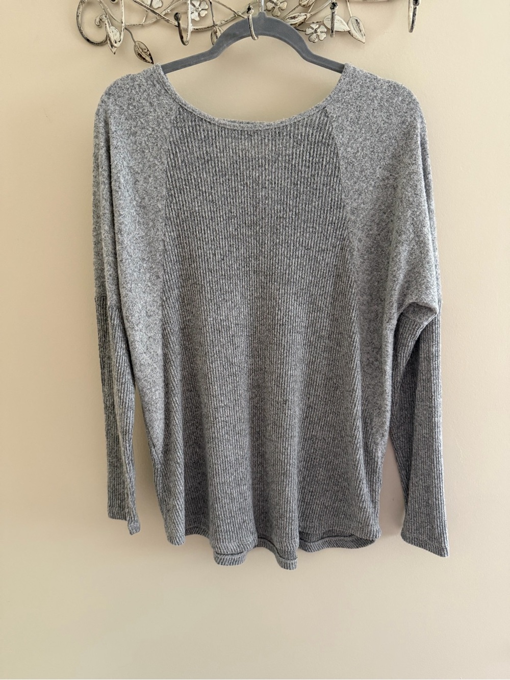 SO Women's Gray Ribbed Crew Neck Sweater